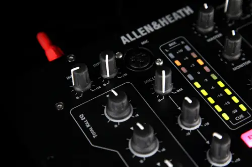 allen & heath xone 23 entradas