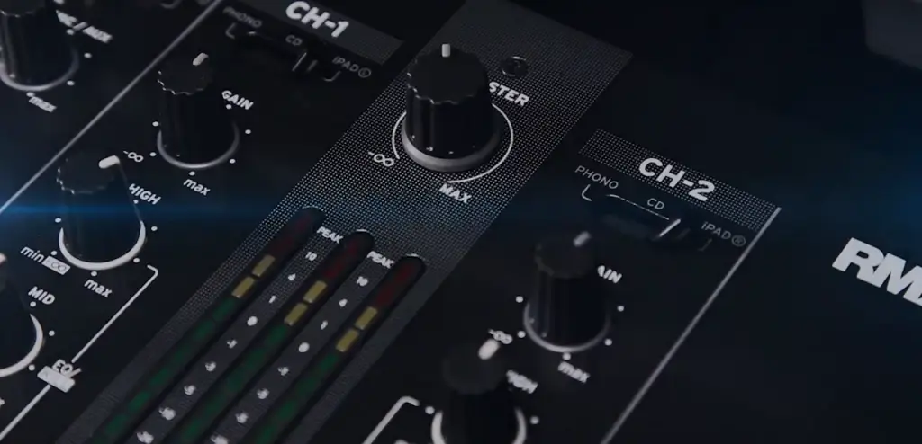 master de la mesa reloop rmx22i
